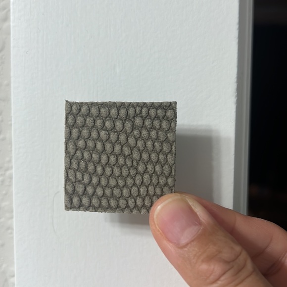 Authentic Yves Saint Laurent Easy bag - Picture 14 of 14